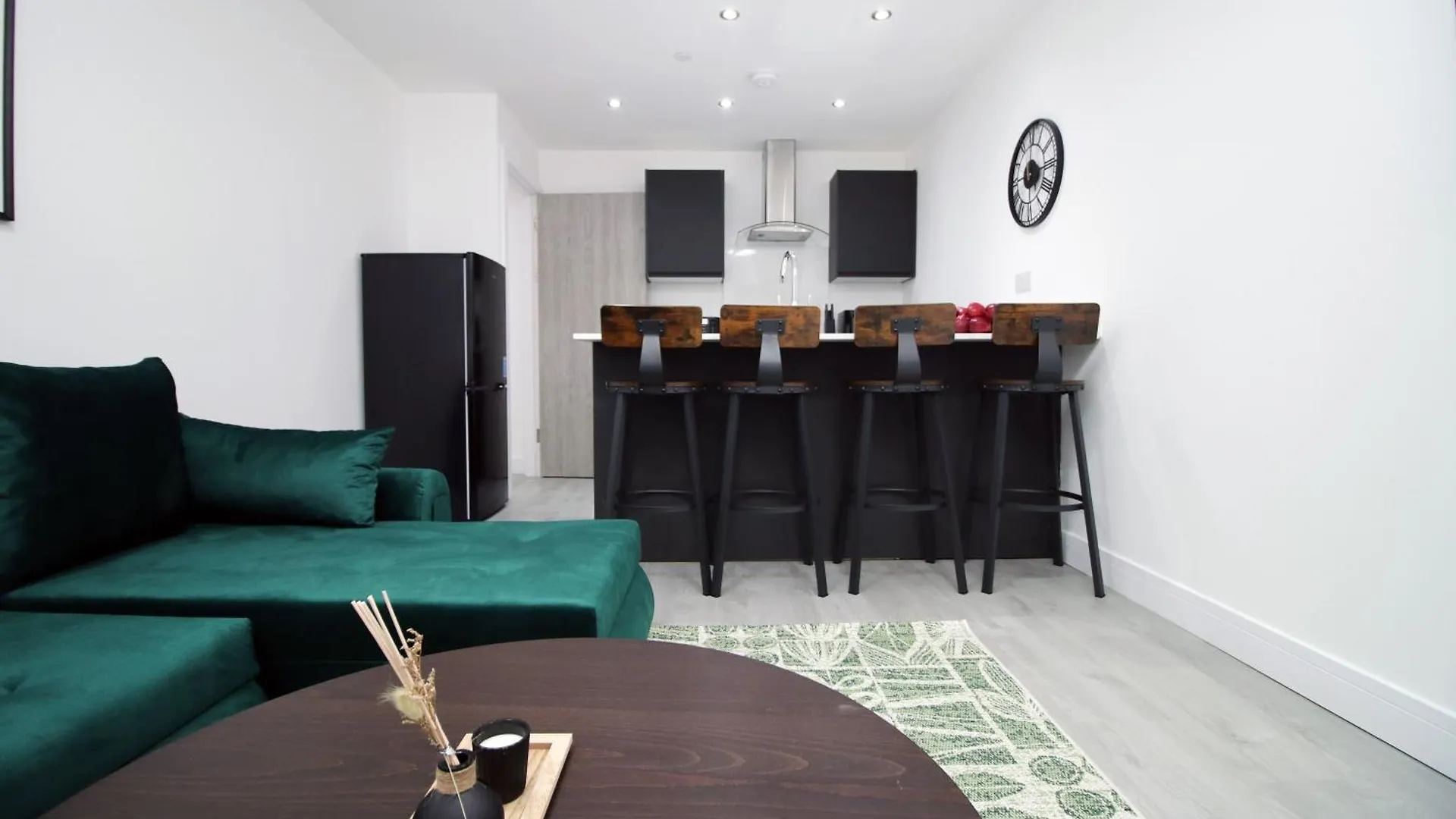 New Cardiff Bloc Exclusive Apartments By Prime Stays - Shops And Parking - Great For Groups And Families